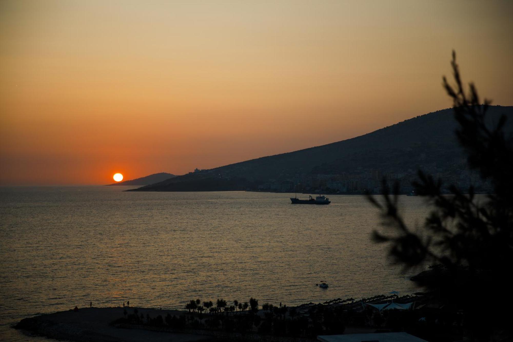 Grand Blue Aparthotel Sarandë Eksteriør bilde