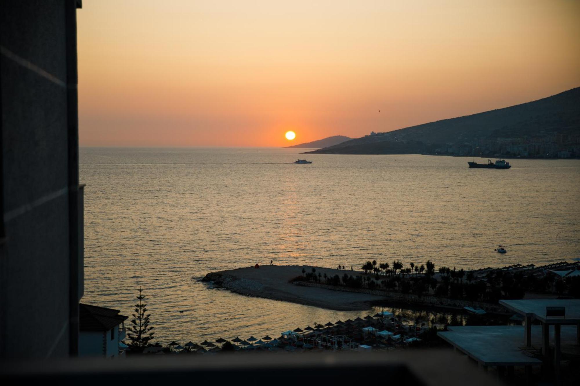Grand Blue Aparthotel Sarandë Eksteriør bilde